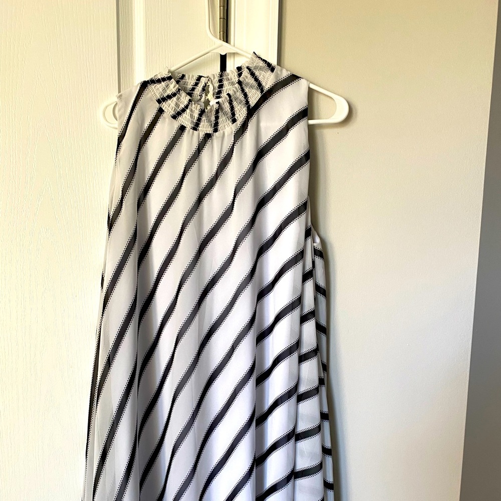 Mid length dress blank and white